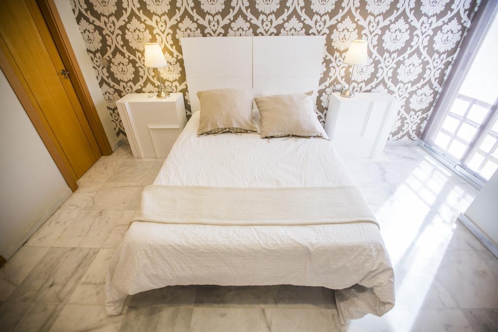 Ab Apartamentos Reding Малага Экстерьер фото