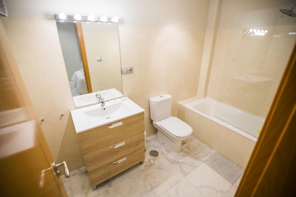 Ab Apartamentos Reding Малага Экстерьер фото
