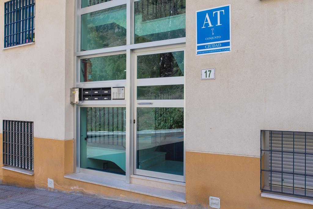 Ab Apartamentos Reding Малага Экстерьер фото
